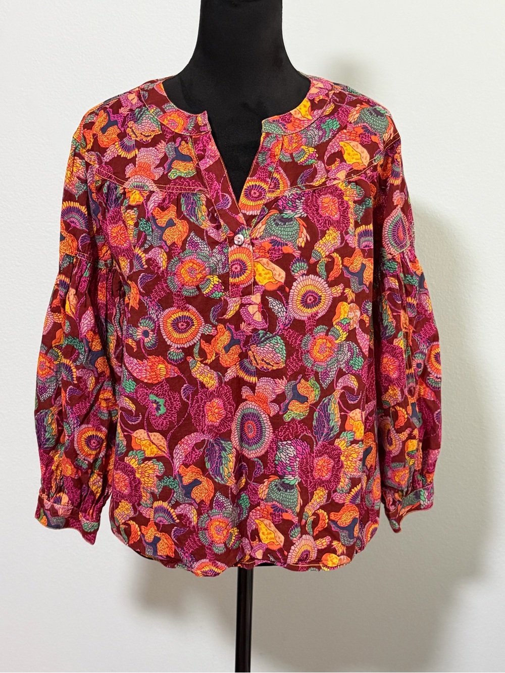 IVY JANE Balloon Sleeve V Neck Blouse - Small